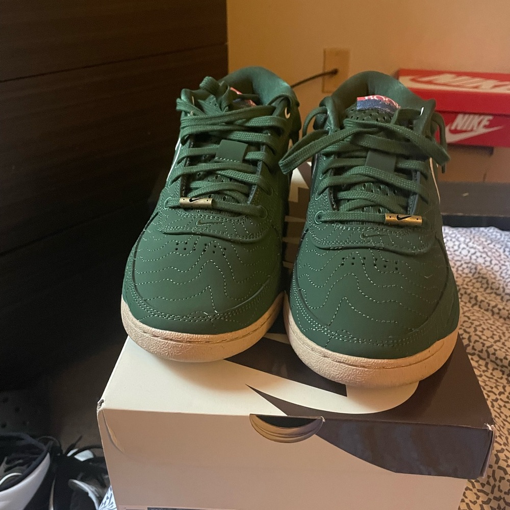 Nike book 1